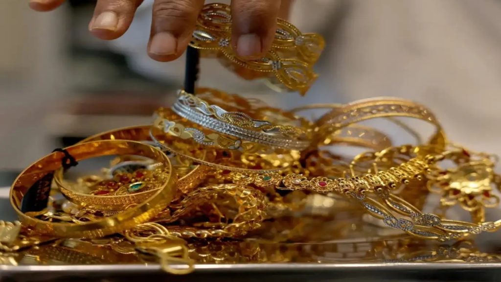 Gold Hallmarking Fee Hiked : బంగారం కొనేవారికి బిగ్ షాక్.. కొత్త రూల్స్ వచ్చాయ్! పూర్తి వివరాలు ఇక్కడ తెలుసుకోండి..
