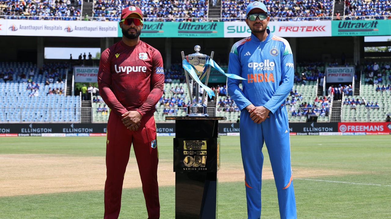 India Vs West Indies : భారత్-వెస్టిండీస్ తొలి వన్డే.. టాస్ గెలిచి బౌలింగ్‌ ఎంచుకున్న భారత్.. తుది జట్టు ఇదే
