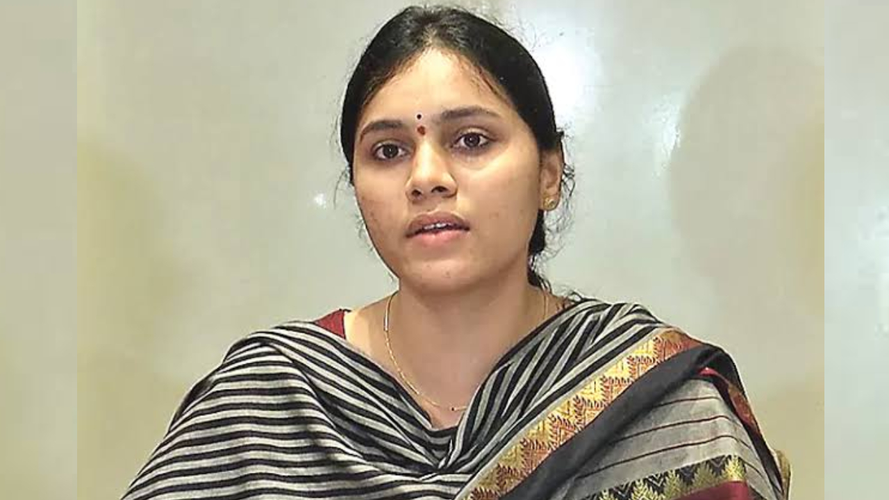 Jogi Meghana: ఏపీ గవర్నర్‌ను కలిసిన జోగి రమేష్ కోడలు.. గృహహింస కేసుపై సంచలన విజ్ఞప్తి