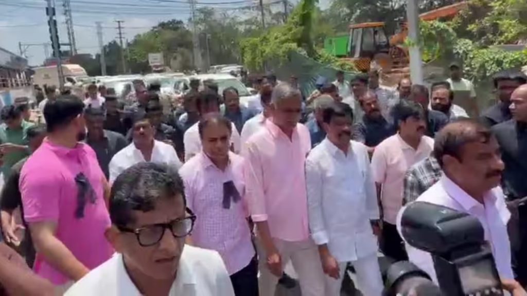 KTR And Harish Rao Arrested : కేటీఆర్, హరీశ్‌రావు అరెస్ట్.. కేసీఆర్ ఫామ్‌హౌస్ వద్ద టెన్షన్.. టెన్షన్..
