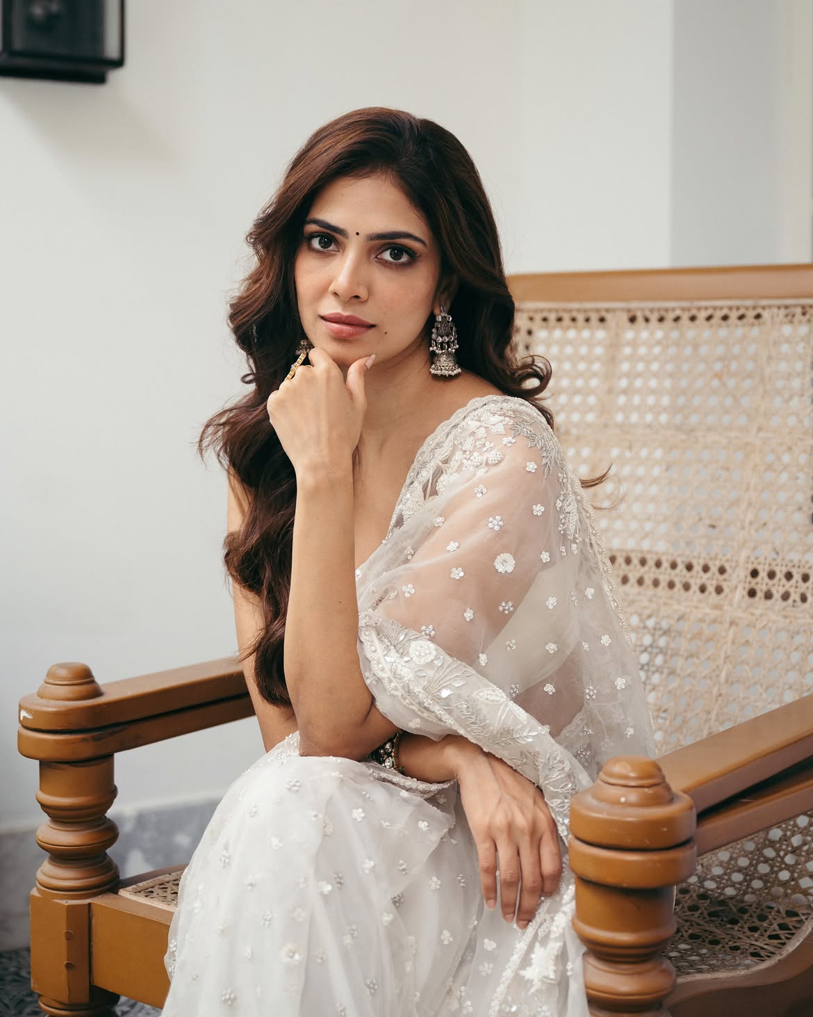 Malavika Mohanan Shows her Beauty in Transparent White Saree