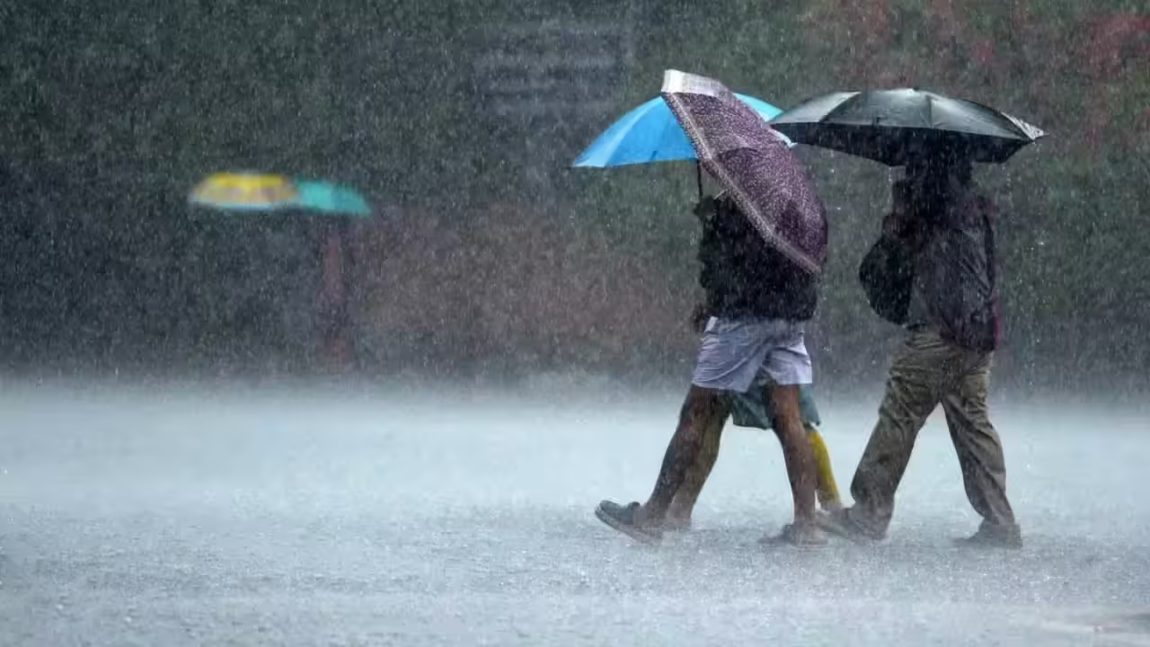 Telangana Rain: తెలంగాణకు భారీ వర్ష సూచన.. మరో రెండు రోజులు వానలే.. ఈ జిల్లాలకు ఎల్లో అలర్ట్!