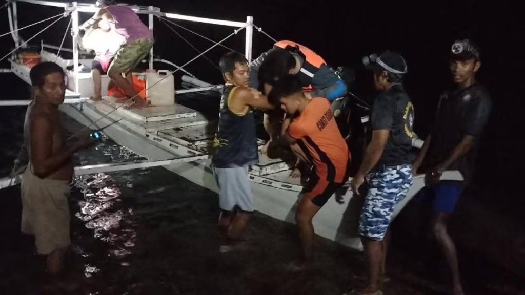 Palawan Ferry Accident : ఘోర ప్రమాదం.. నడి సముద్రంలో పడవలో మంటలు.. పలువురు మృతి, 87మంది ఆచూకీ గల్లంతు..