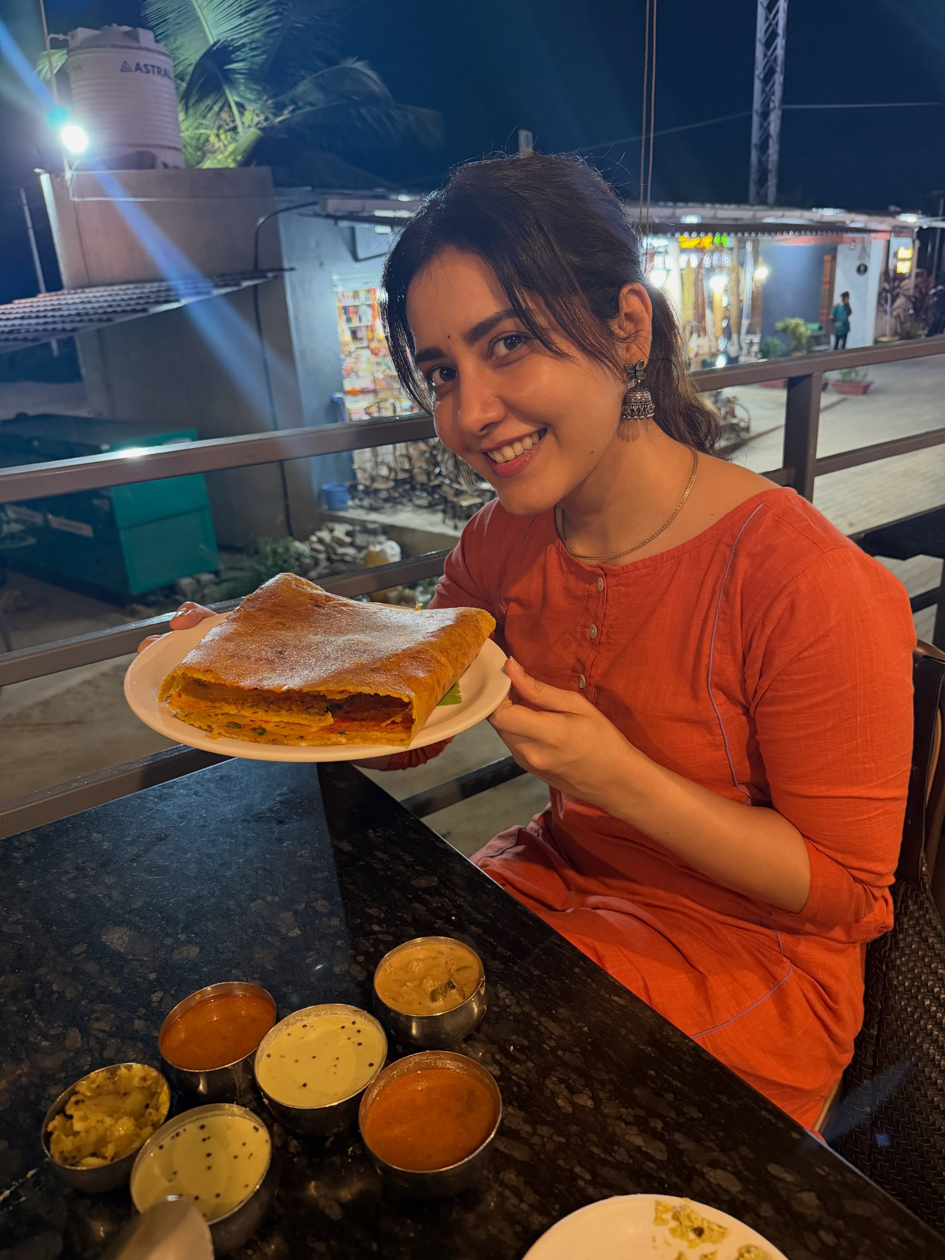 Raashii Khanna Shares Dharman Working Stills