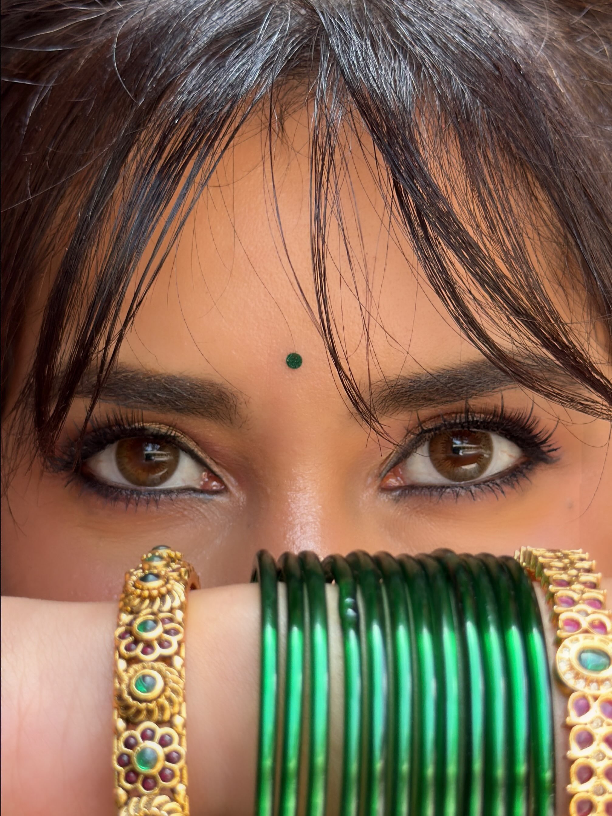 Raashii Khanna Shares Dharman Working Stills