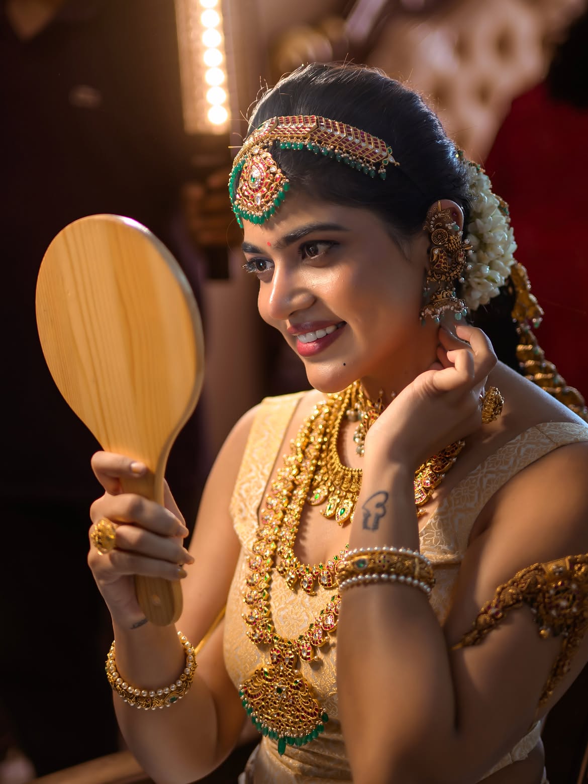 Rithu Chowdary Poses in Huge Ornaments