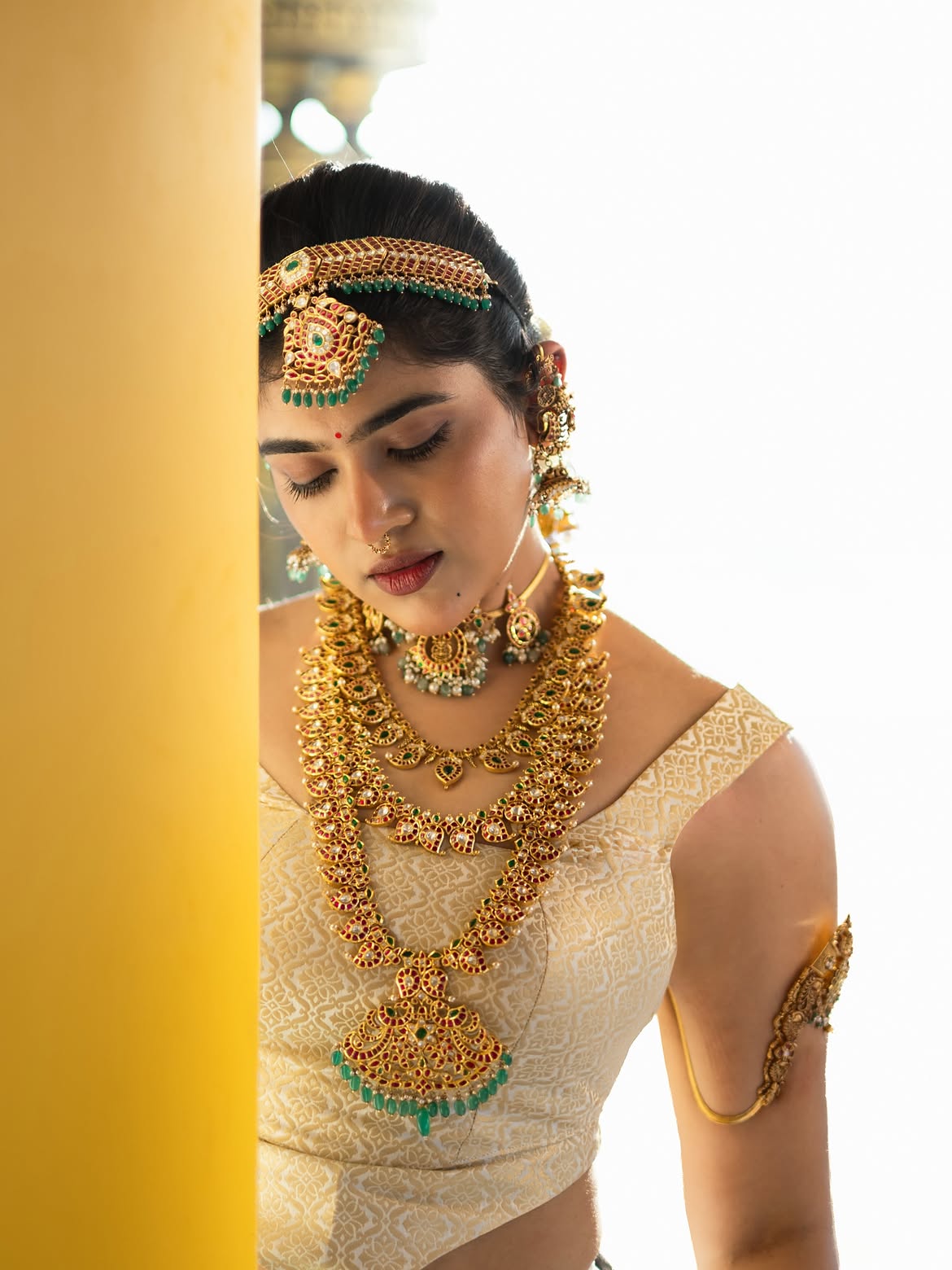 Rithu Chowdary Poses in Huge Ornaments