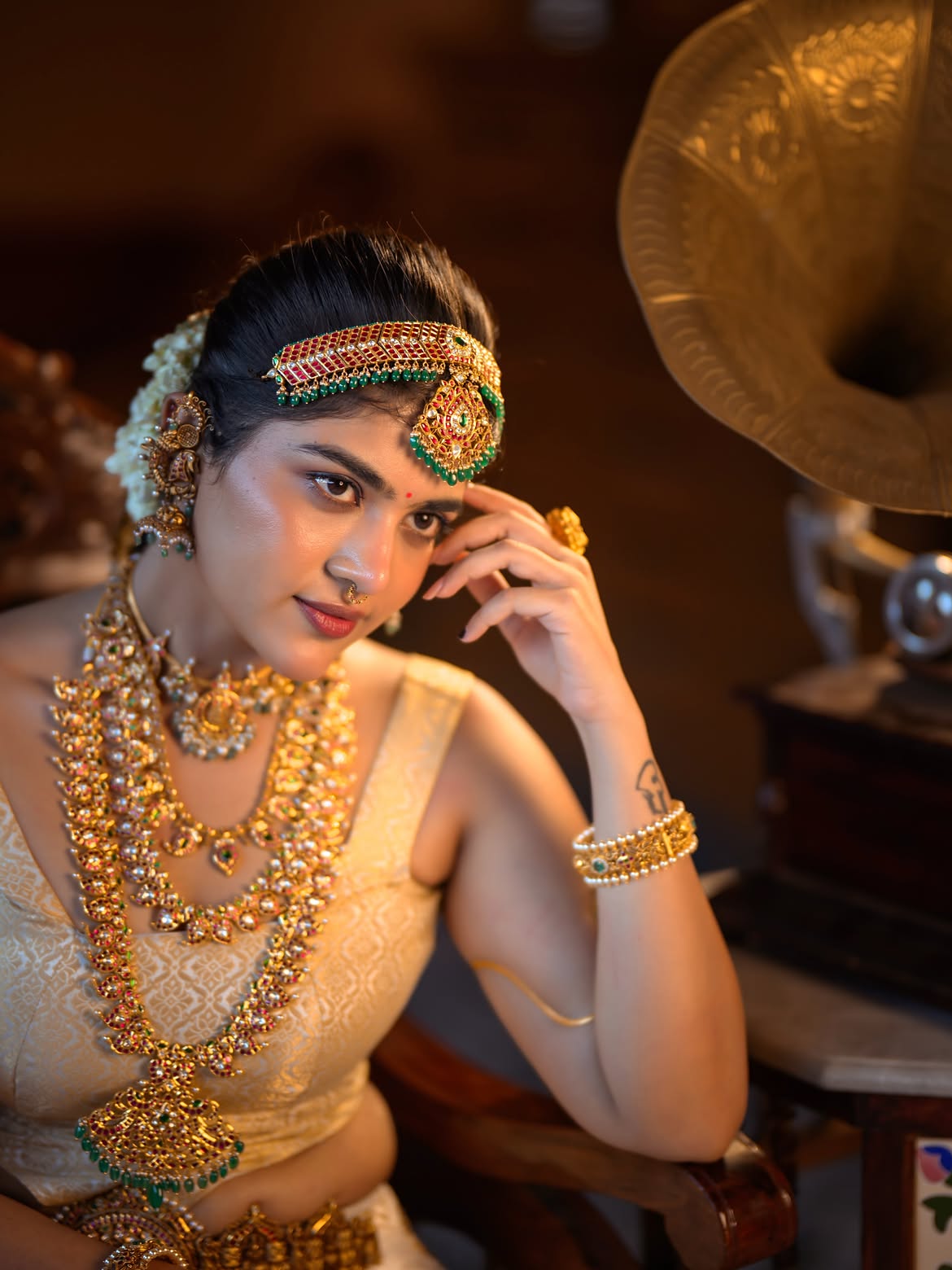 Rithu Chowdary Poses in Huge Ornaments
