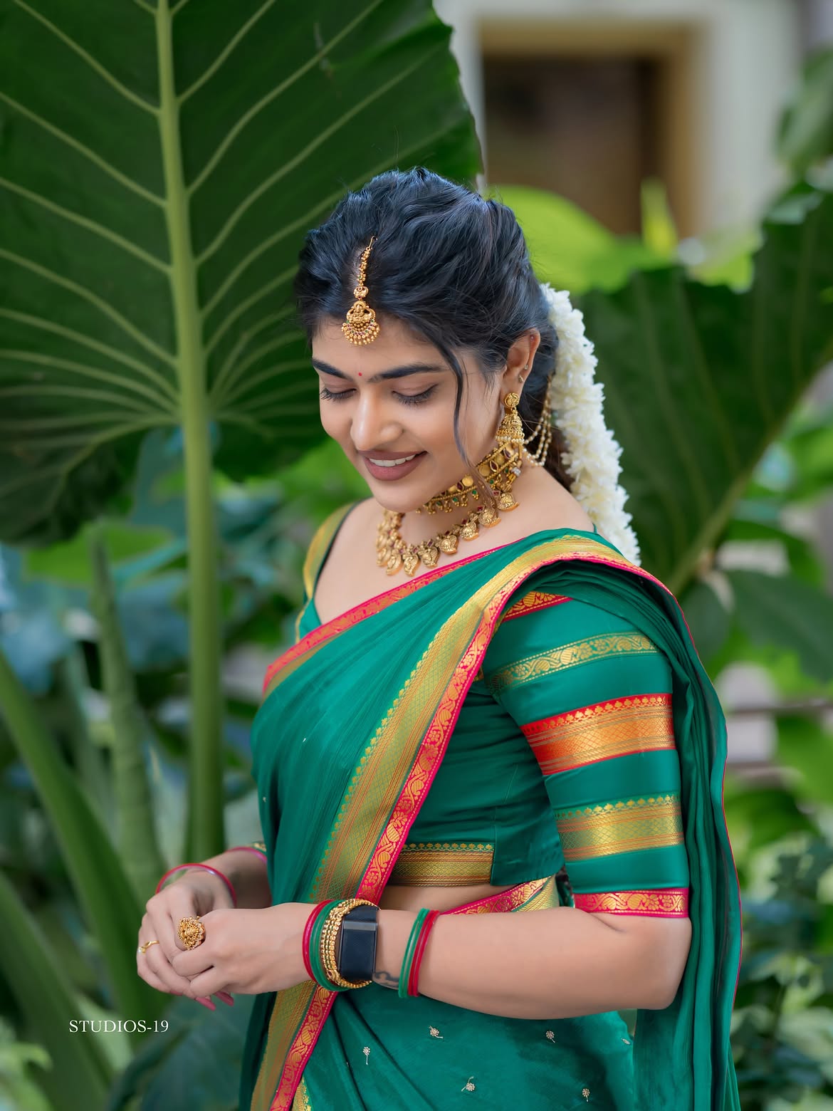 Rithu Chowdary Cute Looks in Half Saree