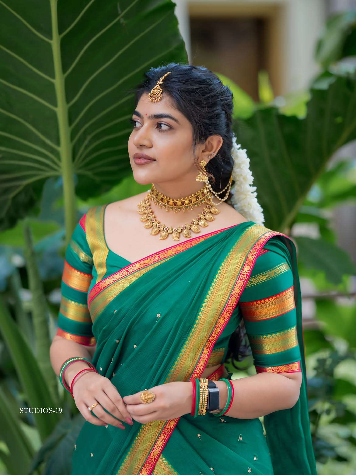 Rithu Chowdary Cute Looks in Half Saree