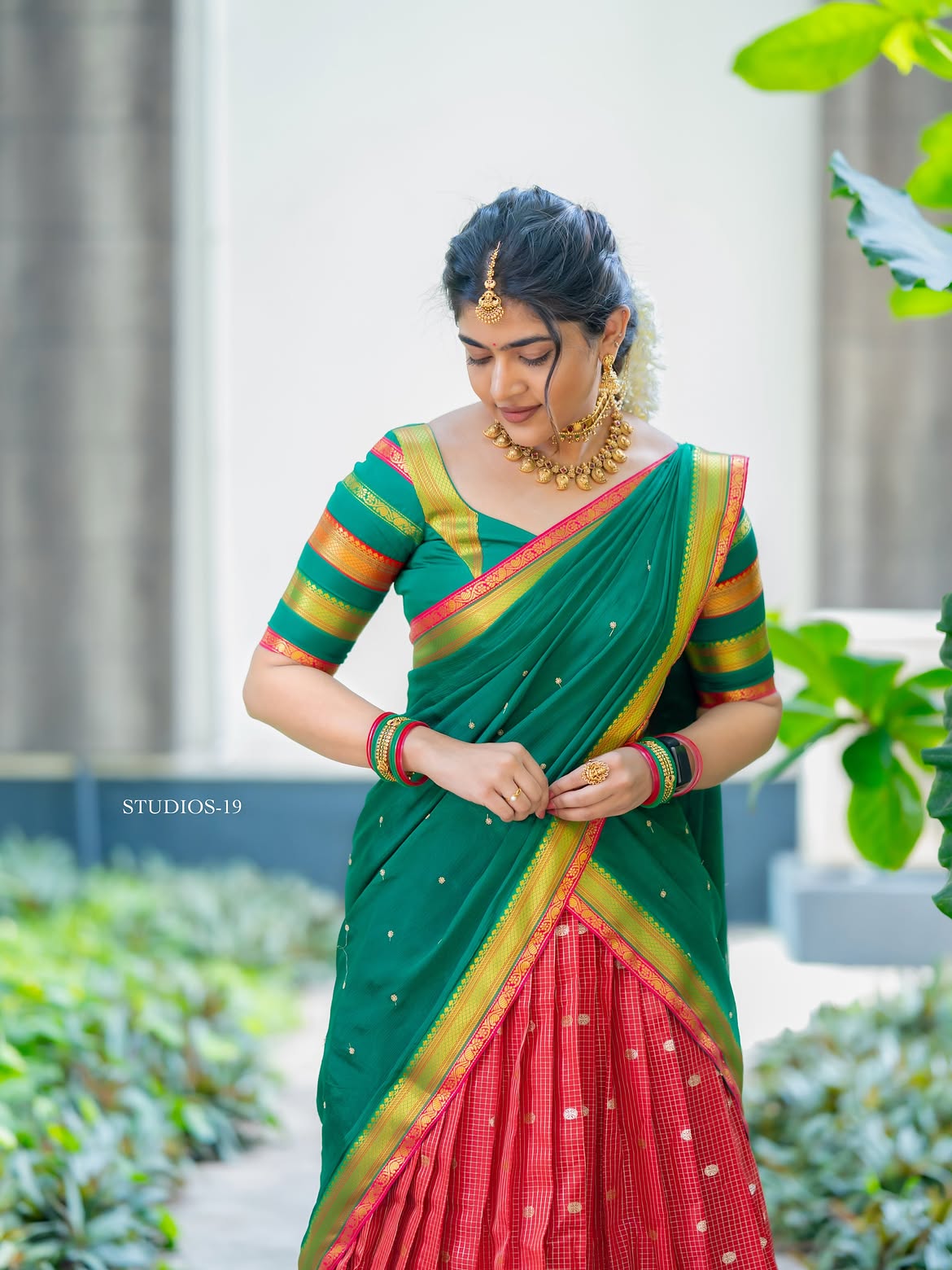 Rithu Chowdary Cute Looks in Half Saree