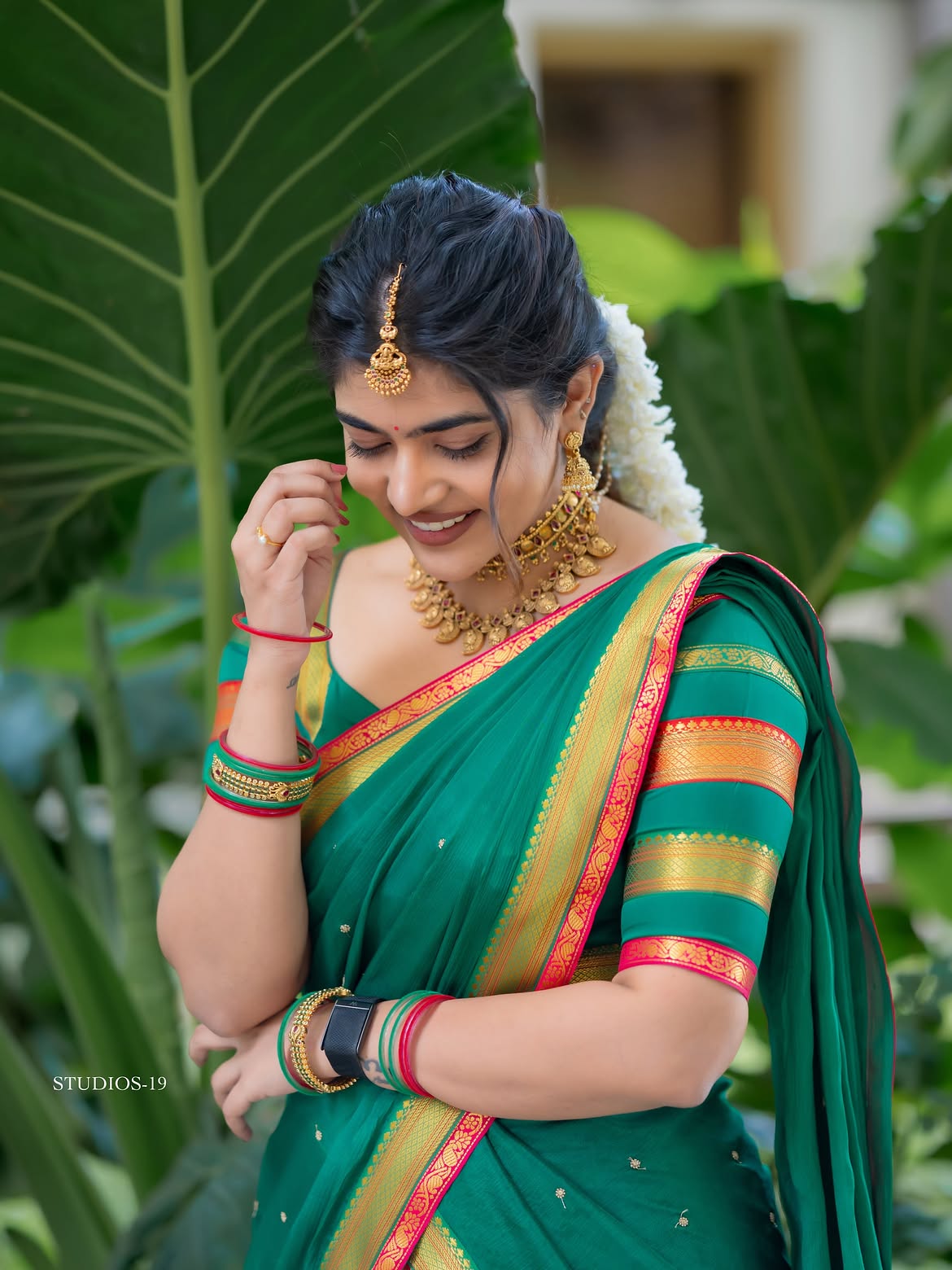 Rithu Chowdary Cute Looks in Half Saree