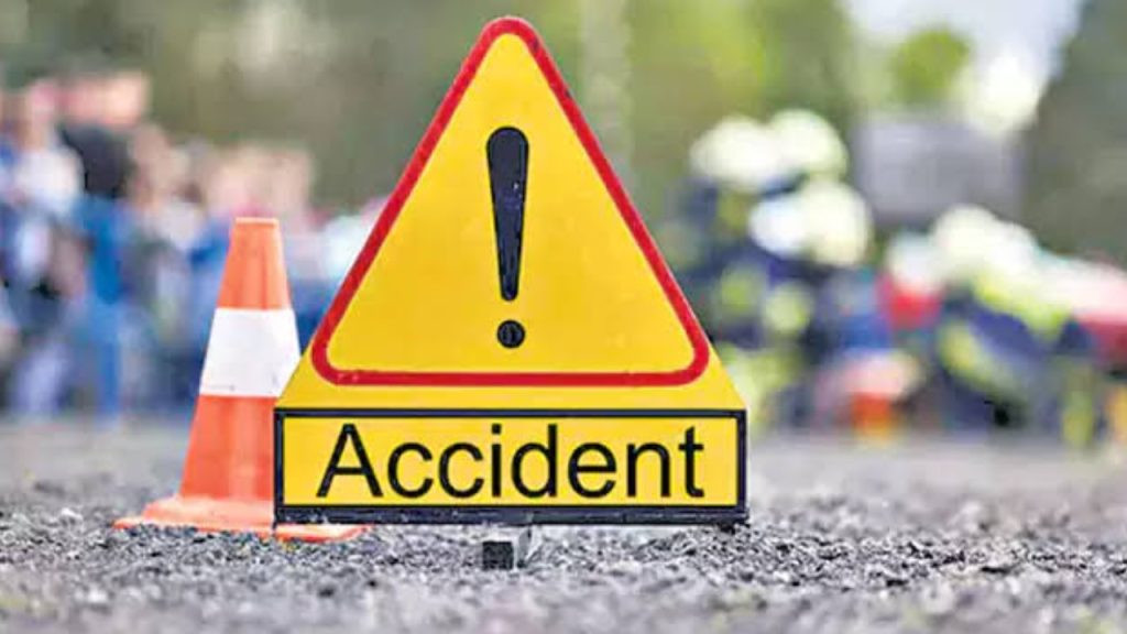 Road Accident : శంషాబాద్‌లో ఘోర రోడ్డు ప్రమాదం.. నలుగురు మృతి..
