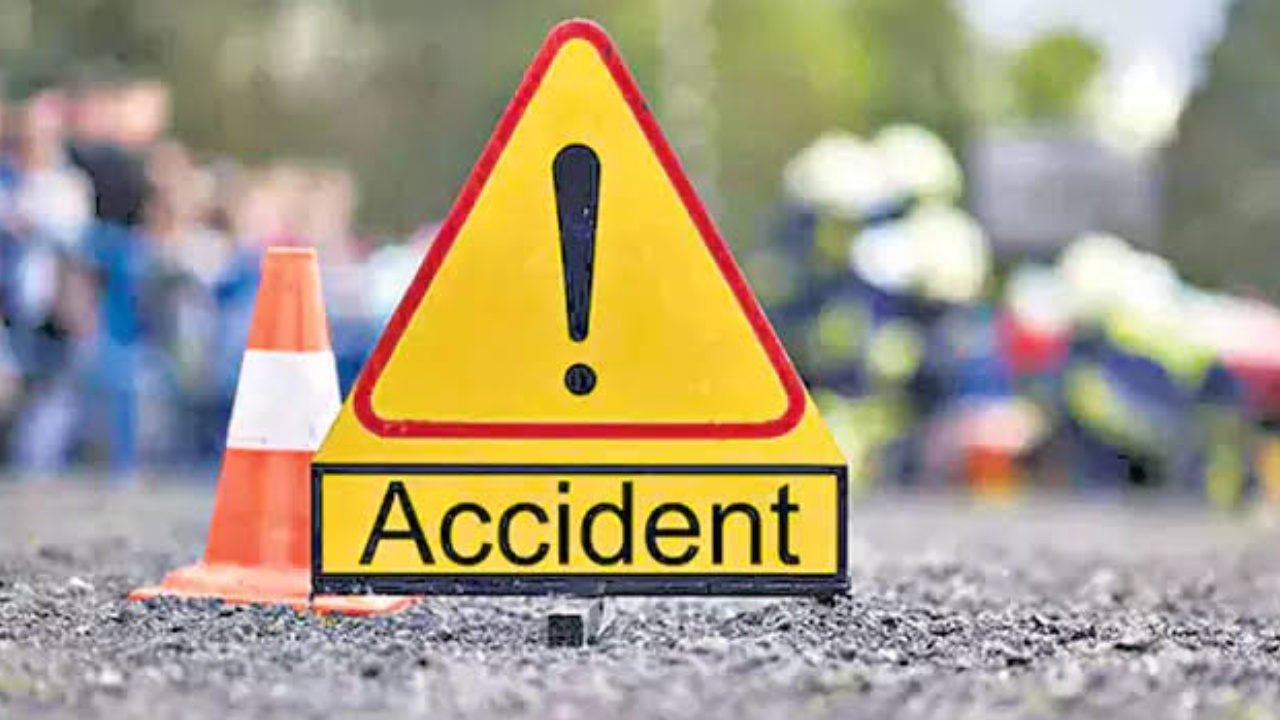 Road Accident : శంషాబాద్‌లో ఘోర రోడ్డు ప్రమాదం.. నలుగురు మృతి..