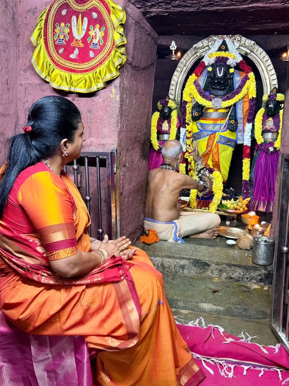 Roja Selvamani Visits Singiri Kona Narasimha Swami Temple