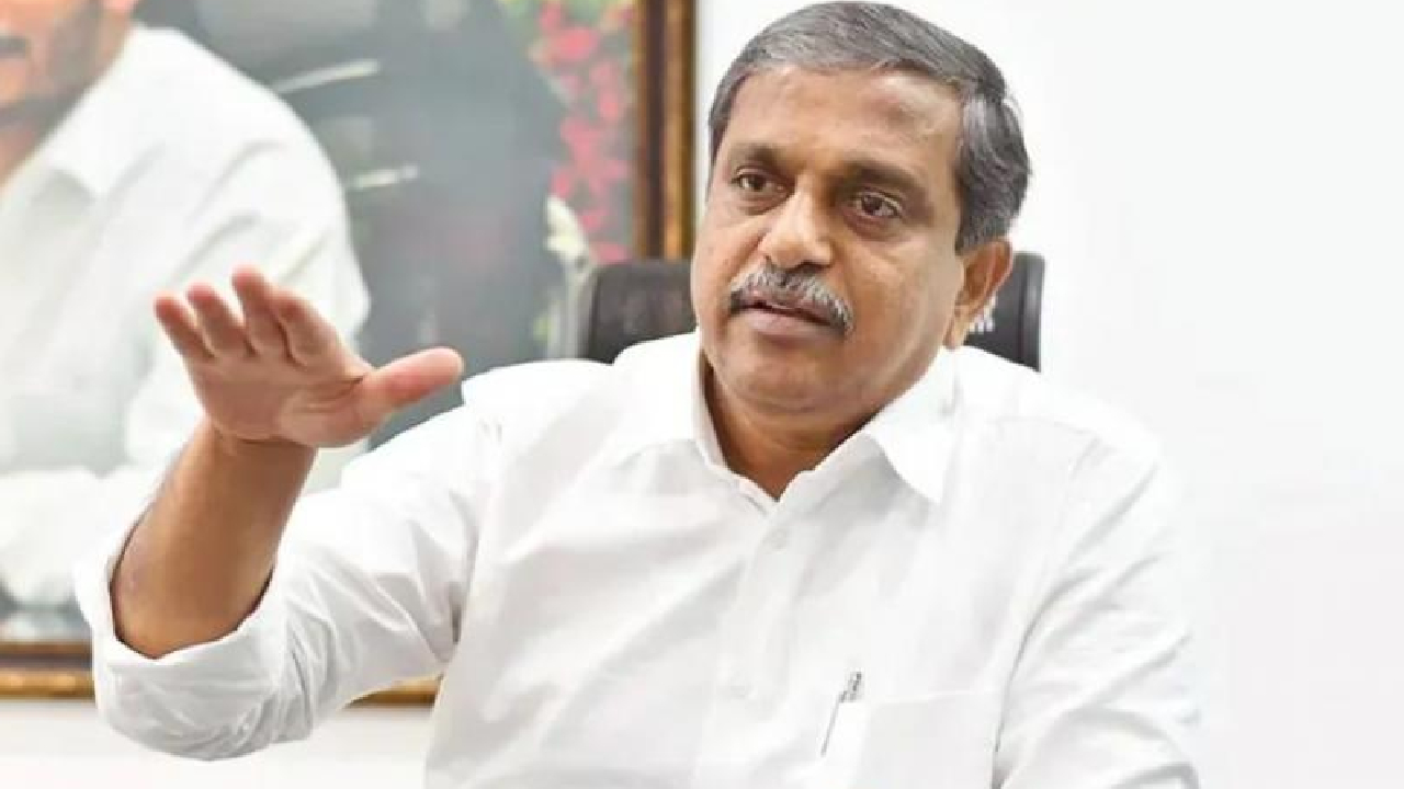 Sajjala Ramakrishna Reddy: మెగా డీఎస్సీలో భారీ అక్రమాలు.. ప్రభుత్వానికి అంత భయమెందుకు.. సజ్జల సంచలన కామెంట్స్