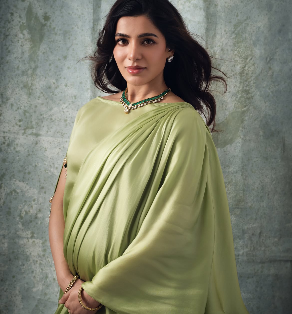 Samantha Shares Baby Bump Photos