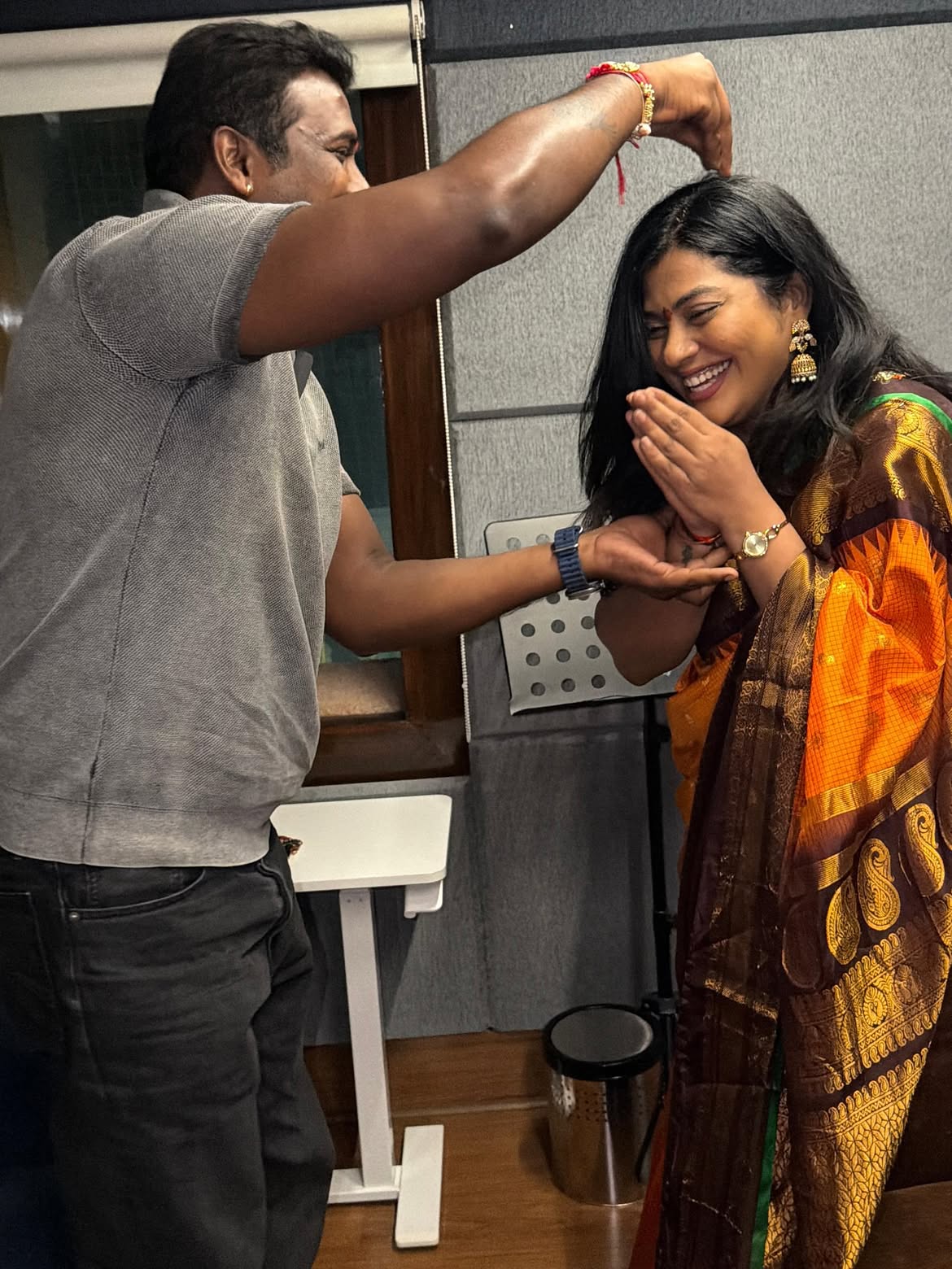 Sameera Bharadwaj Tied Rakhi to Rahul Sipligunj