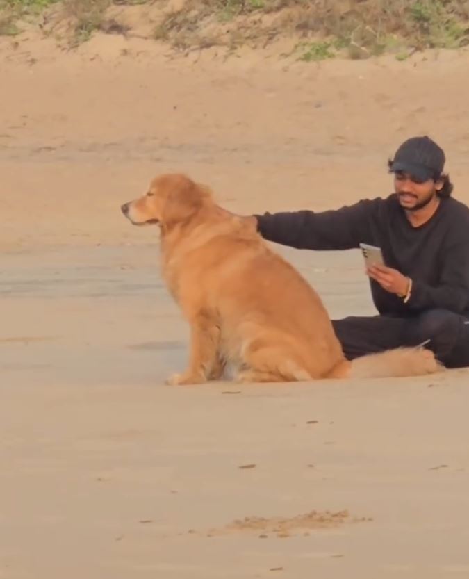 Shanmuk Jaswanth Shares Photos with his Pet Dog