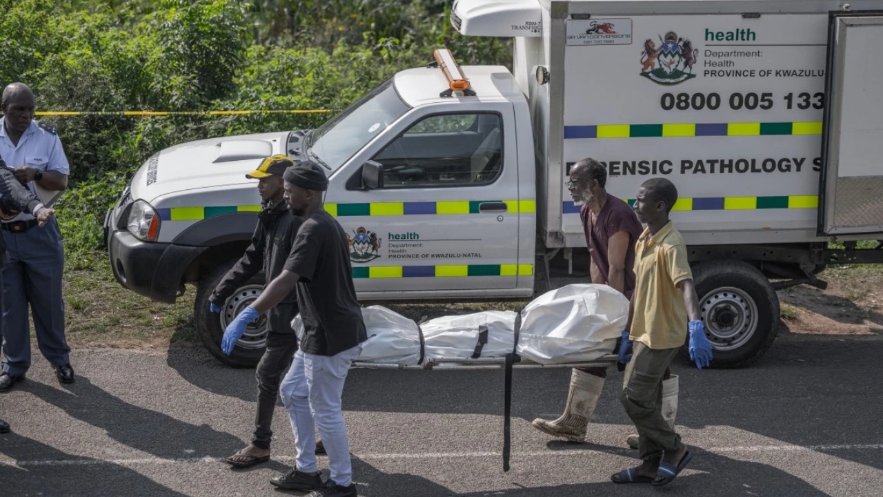 South Africa Mass Shootings : దక్షిణాఫ్రికాలో మారణహోమం.. రెండు చోట్ల కాల్పులు.. 27 మంది మృతి