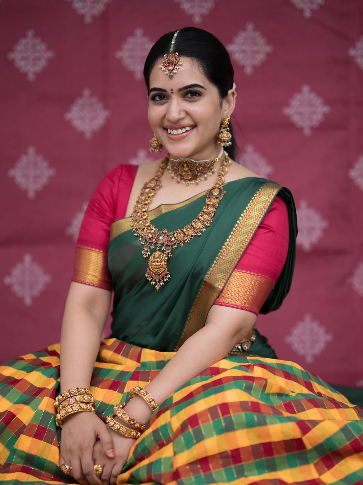 Anchor Sravanthi Chokarapu Cute Looks in Half Saree