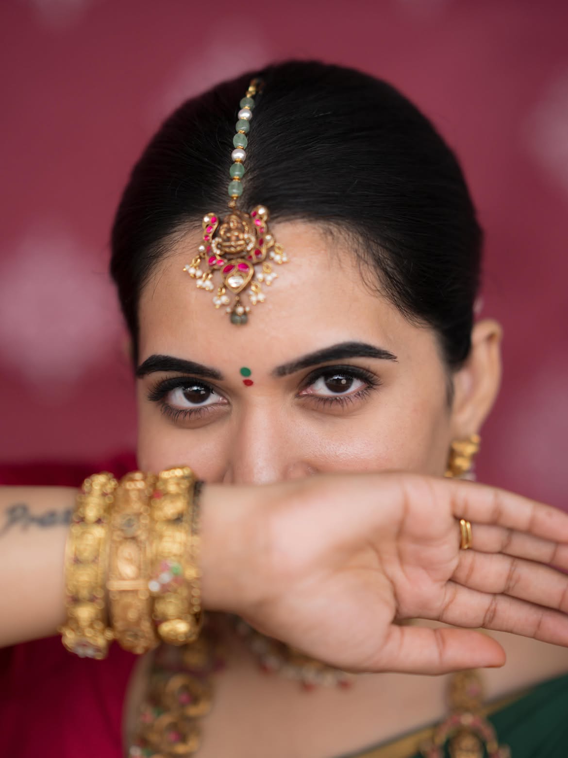 Anchor Sravanthi Chokarapu Cute Looks in Half Saree