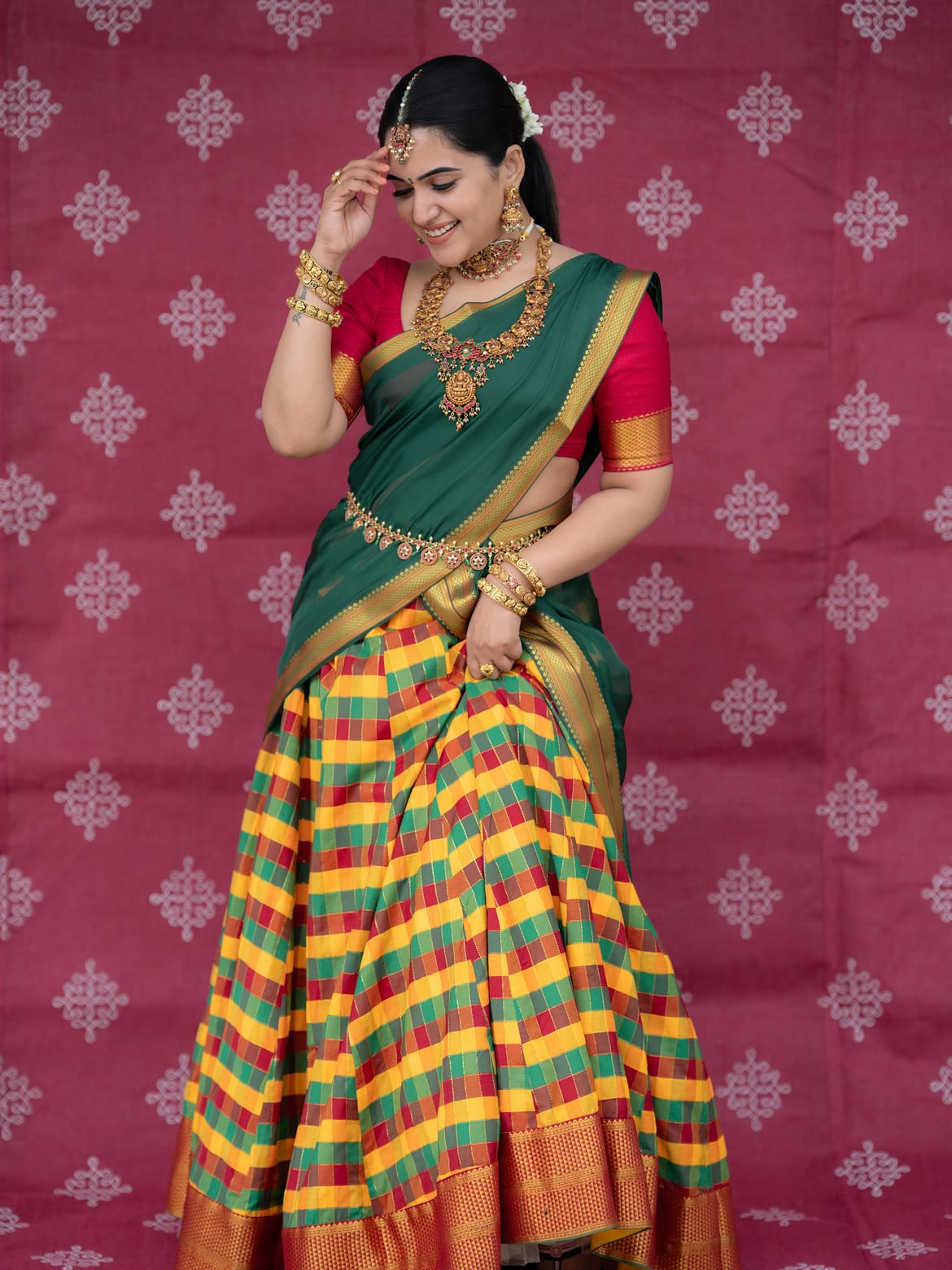 Anchor Sravanthi Chokarapu Cute Looks in Half Saree