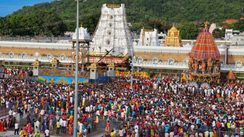 Tirumala Alert : బైకుపై తిరుమల వెళ్తున్నారా..? టూవీలర్లకు నో ఎంట్రీ.. ఎక్కడ పార్కింగ్ చేయాలో తెలుసా?