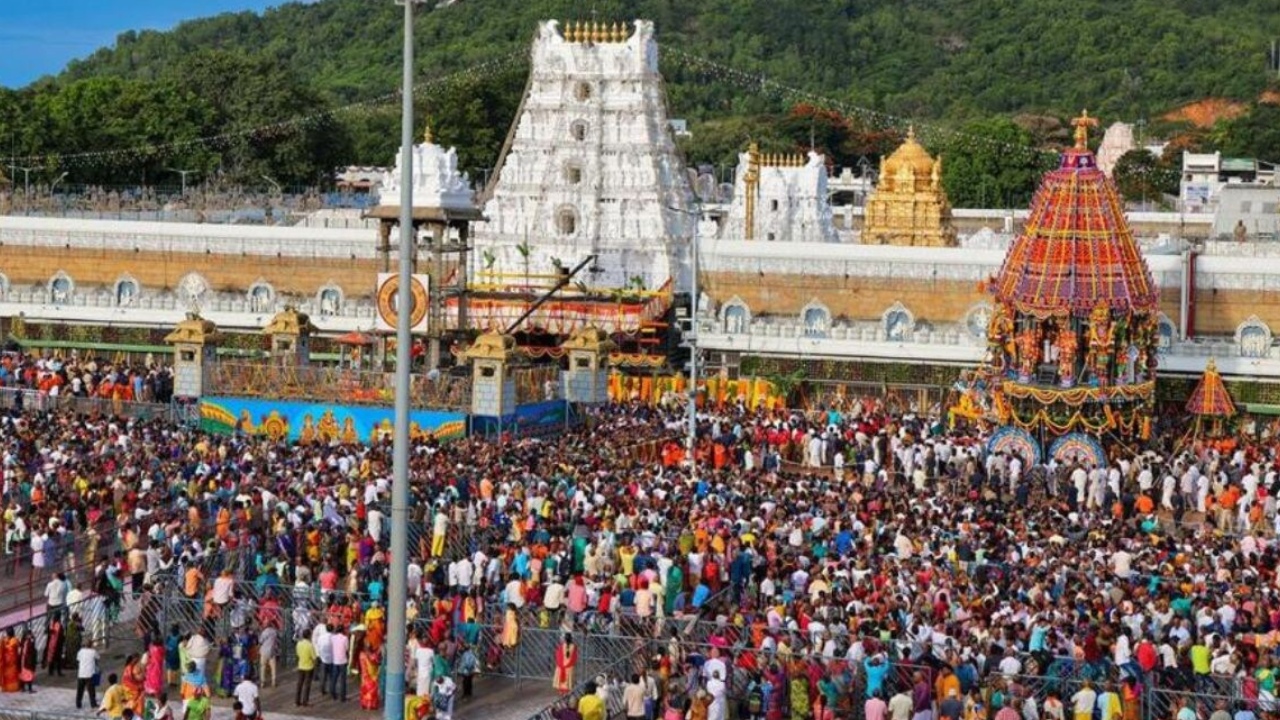 Tirumala Alert : బైకుపై తిరుమల వెళ్తున్నారా..? టూవీలర్లకు నో ఎంట్రీ.. ఎక్కడ పార్కింగ్ చేయాలో తెలుసా?