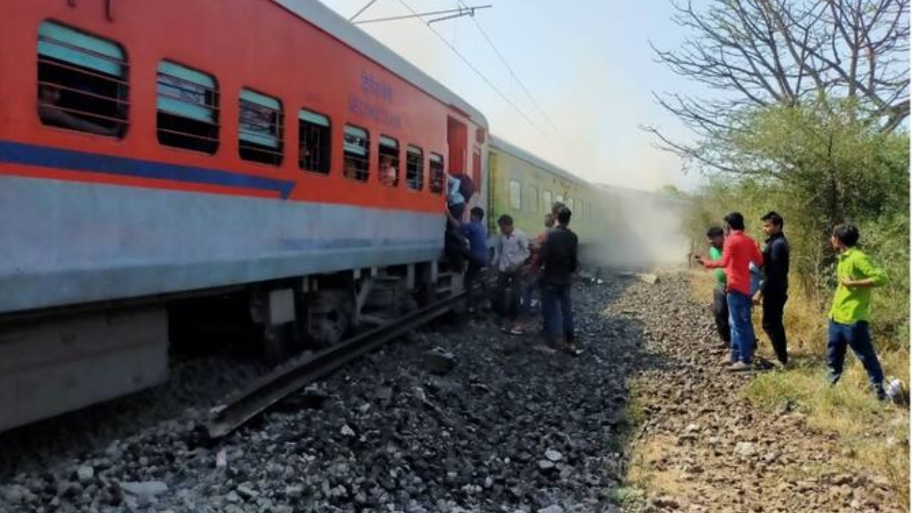 Train Accident : శ్రీకాకుళం జిల్లాలో ఘోర రైలు ప్రమాదం.. నలుగురు మృతి