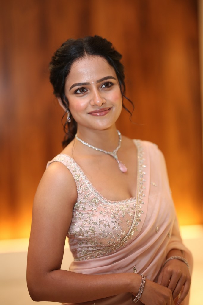Vaishnavi Chaitanya Shines in Saree at Epic Trailer Launch Event