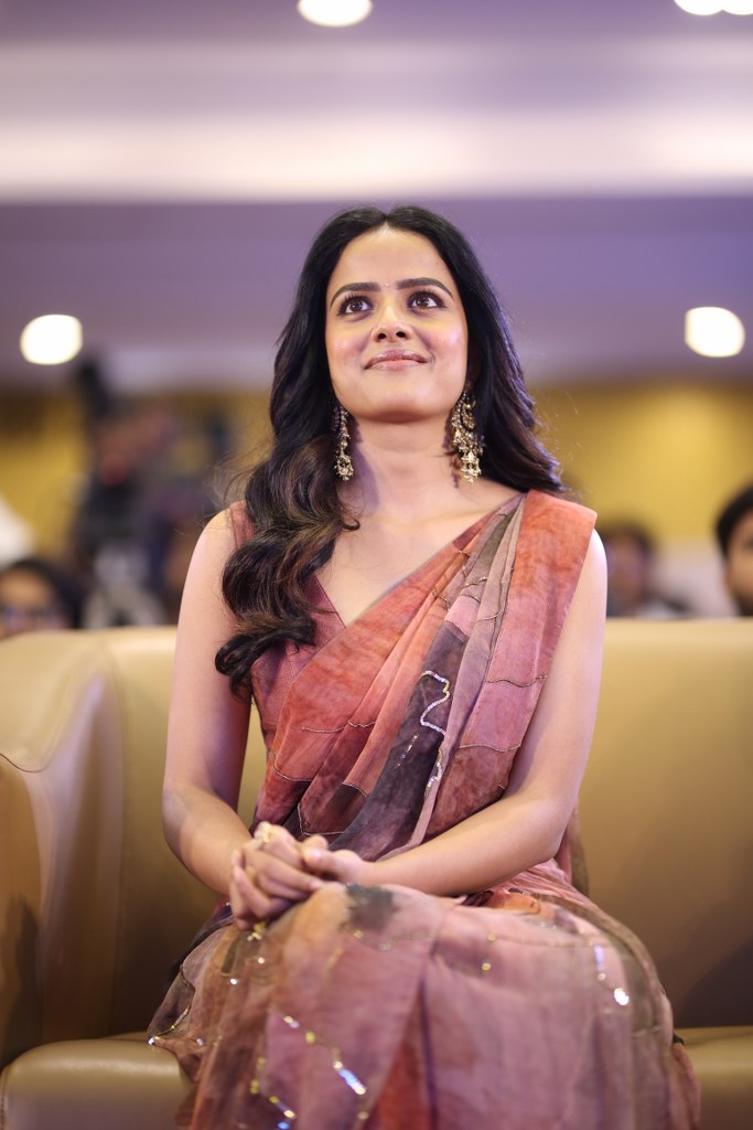 Vaishnavi Chaitanya Saree Looks in Epic Pre Release Event