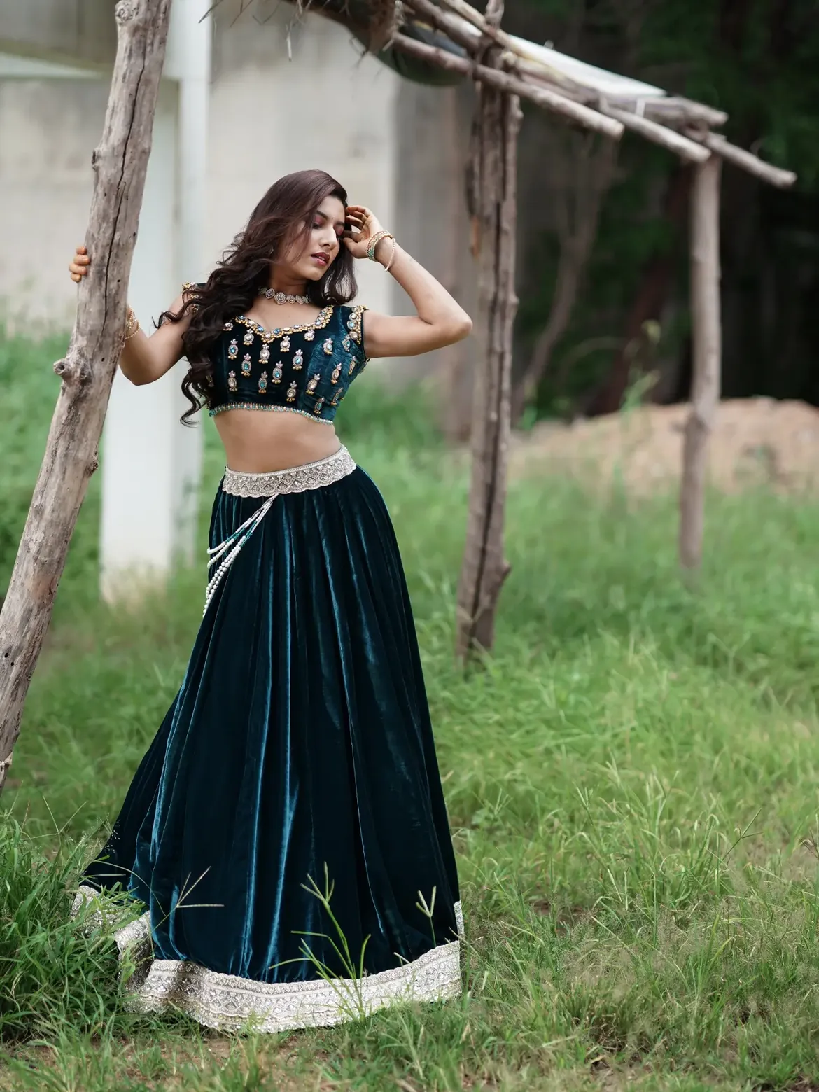 Anchor Vishnu Priya Bhimeneni Latest Photos in Silk Dress