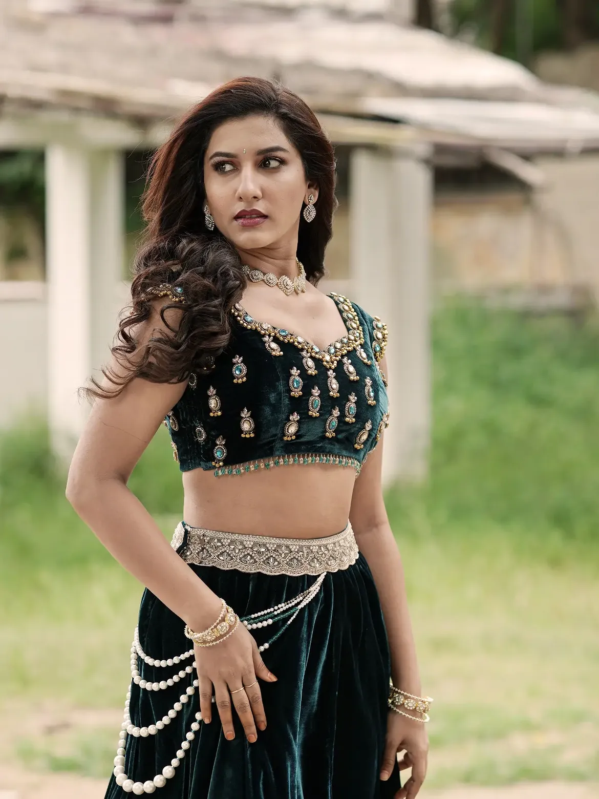Anchor Vishnu Priya Bhimeneni Latest Photos in Silk Dress