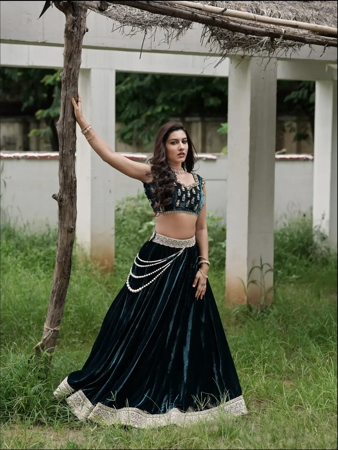 Anchor Vishnu Priya Bhimeneni Latest Photos in Silk Dress