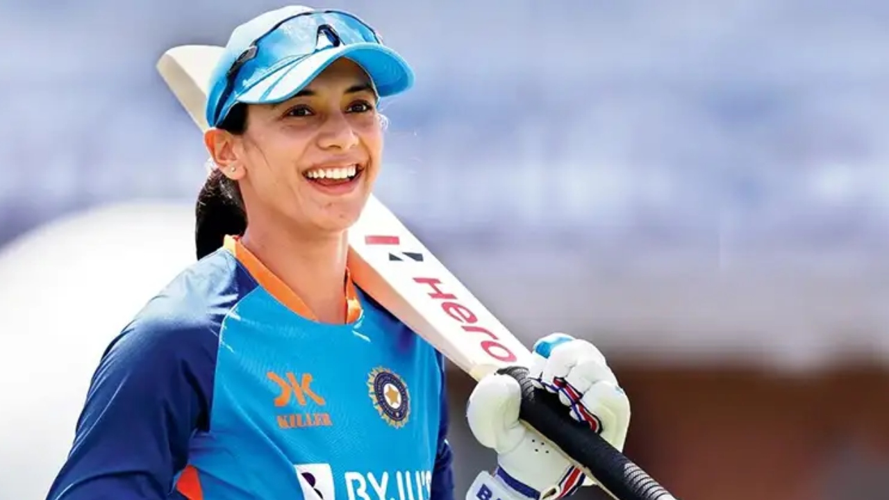 Smriti Mandhana : బంగ్లాదేశ్‌తో సెమీస్ మ్యాచ్.. స్మృతి మంధానను ఊరిస్తున్న భారీ రికార్డు..