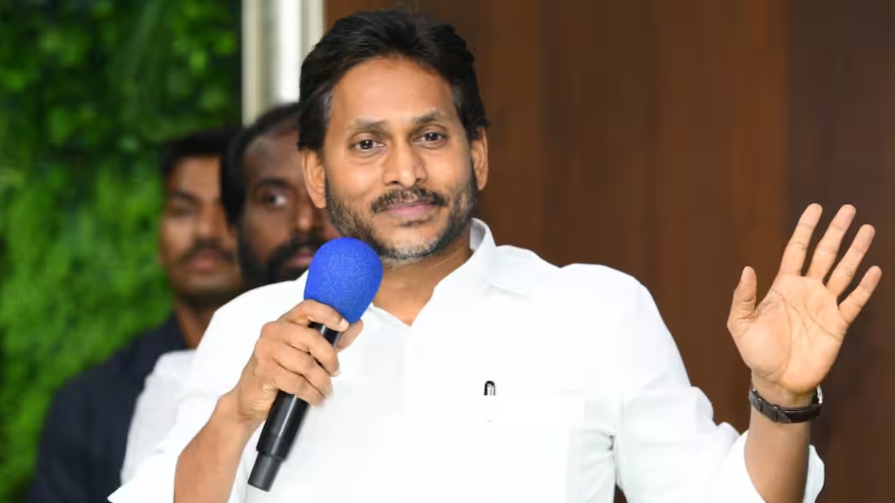 YCP Politics : ఉత్తరాంధ్రలో పార్టీ పరిస్థితిపై వైసీపీ అధినేత జగన్ ఫోకస్.. వారికి చెక్ పెట్టేందుకేనా?