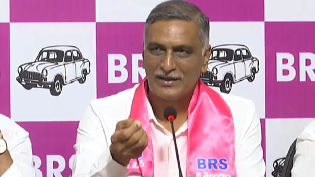 Harish Rao: సీఎం రేవంత్‌ది బురద రాజకీయం.. ప్రతిపక్షాల గొంతు నొక్కుతున్నారు.. హరీష్ రావు తీవ్ర ఆగ్రహం!