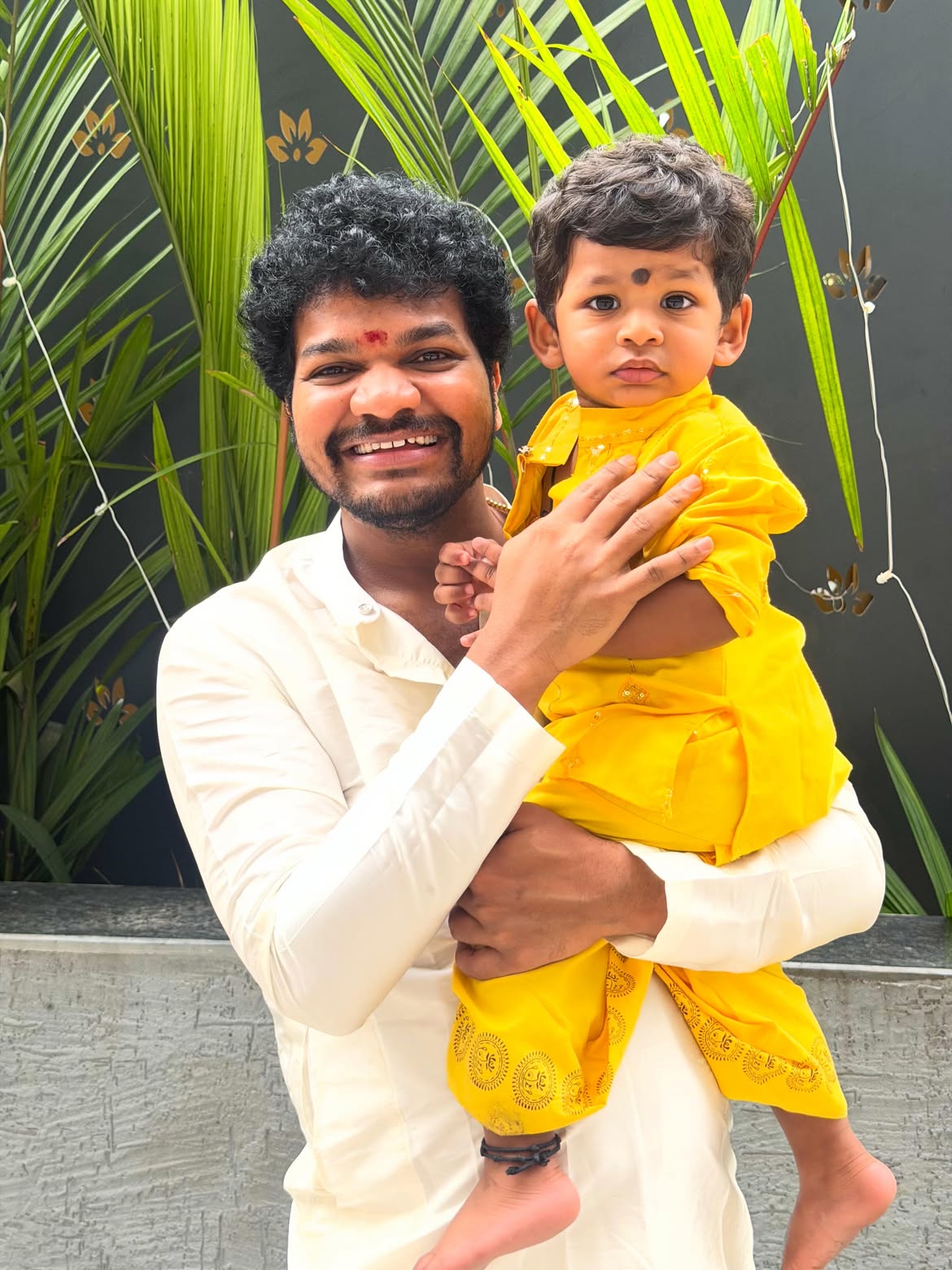 Jabardasth Avinash Shares Cute Photos with His Son