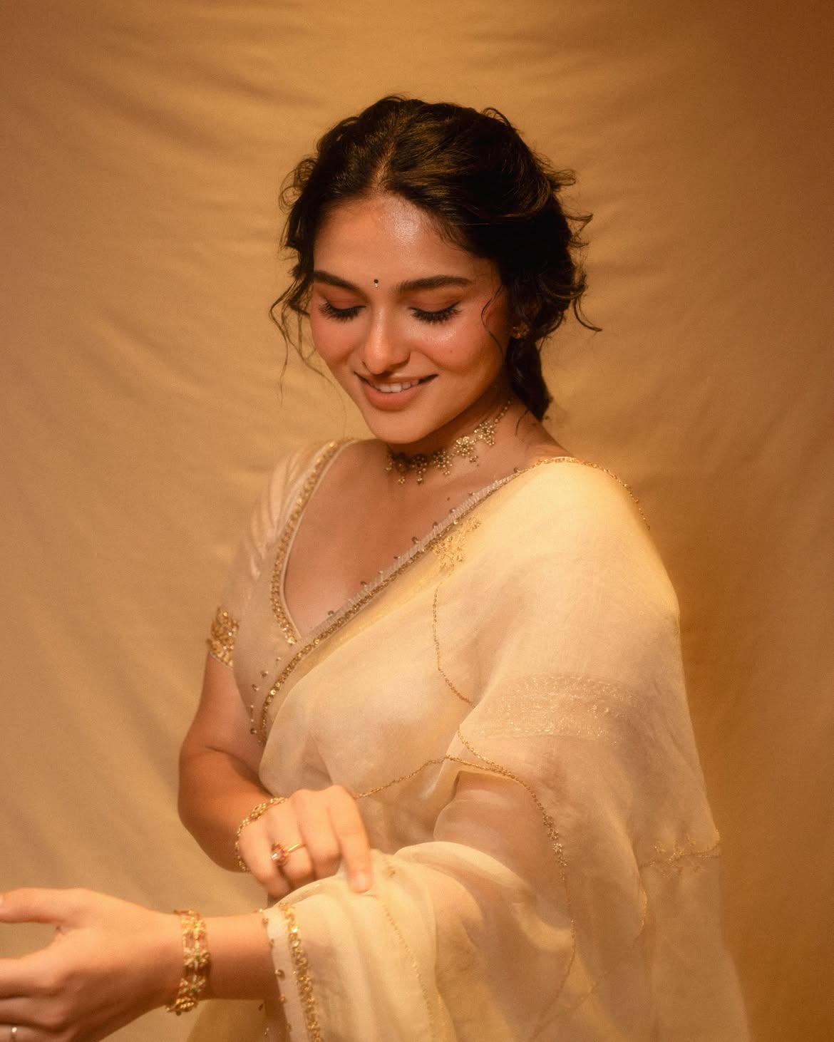 Kayadu Lohar Cute Photos in Saree