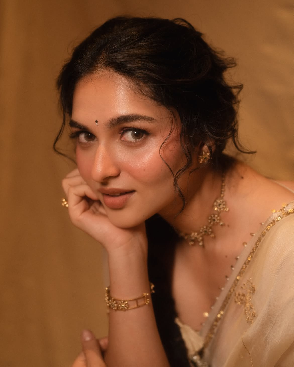 Kayadu Lohar Cute Photos in Saree