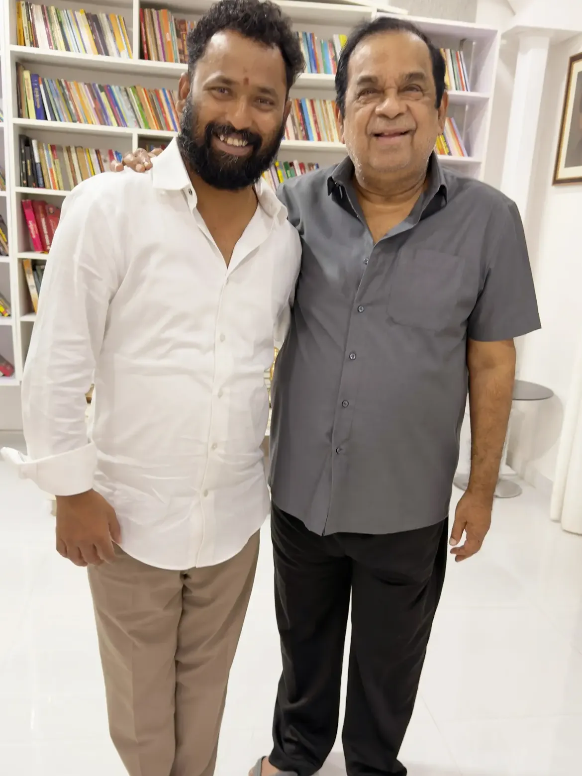 Kirrak RP Meets Brahmanandam with his Wife