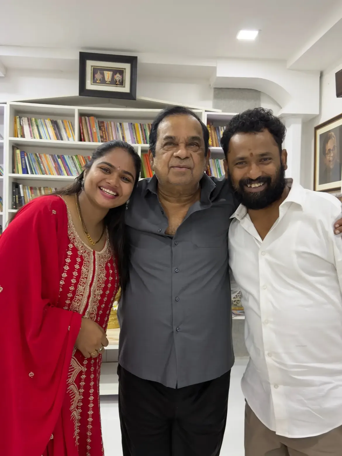Kirrak RP Meets Brahmanandam with his Wife