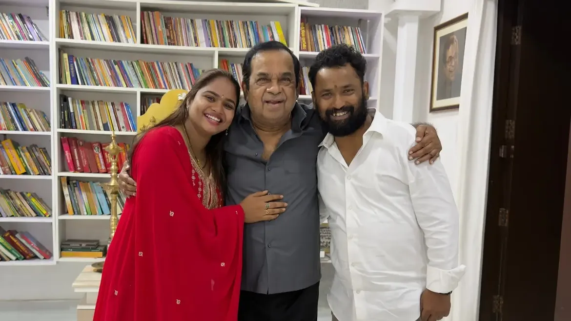 Kirrak RP Meets Brahmanandam with his Wife