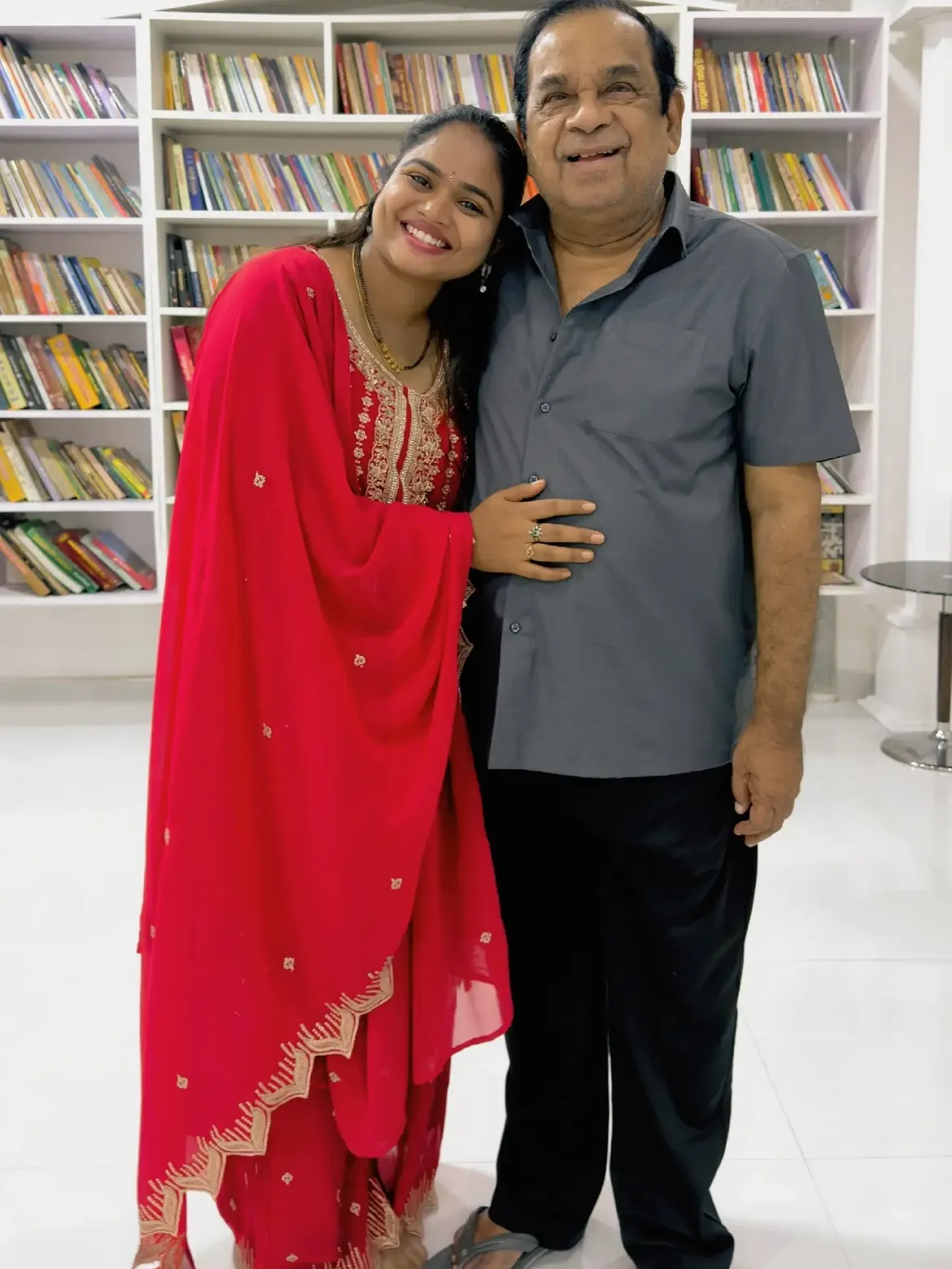 Kirrak RP Meets Brahmanandam with his Wife