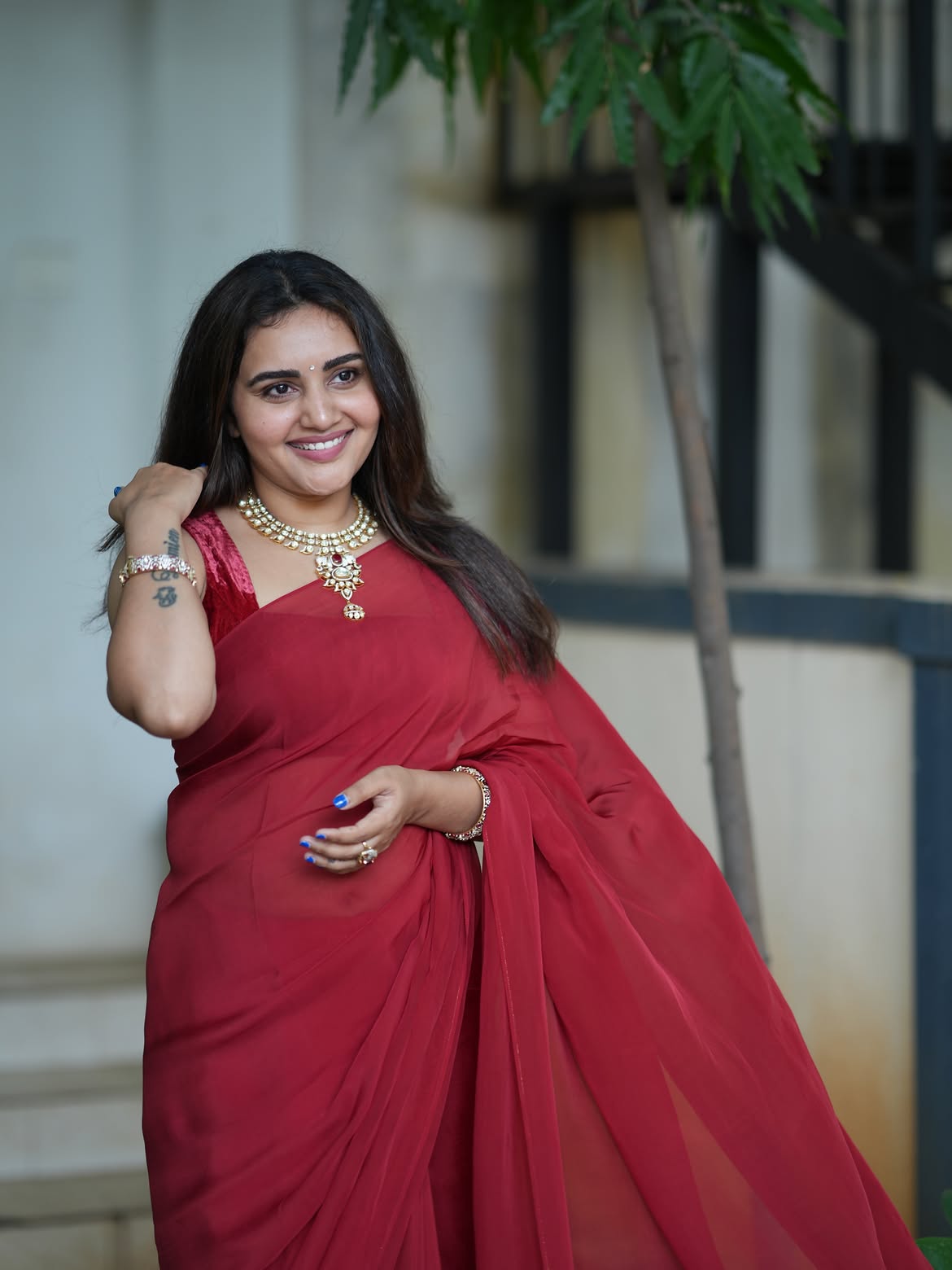 Soniya Singh Cute Photos in Saree