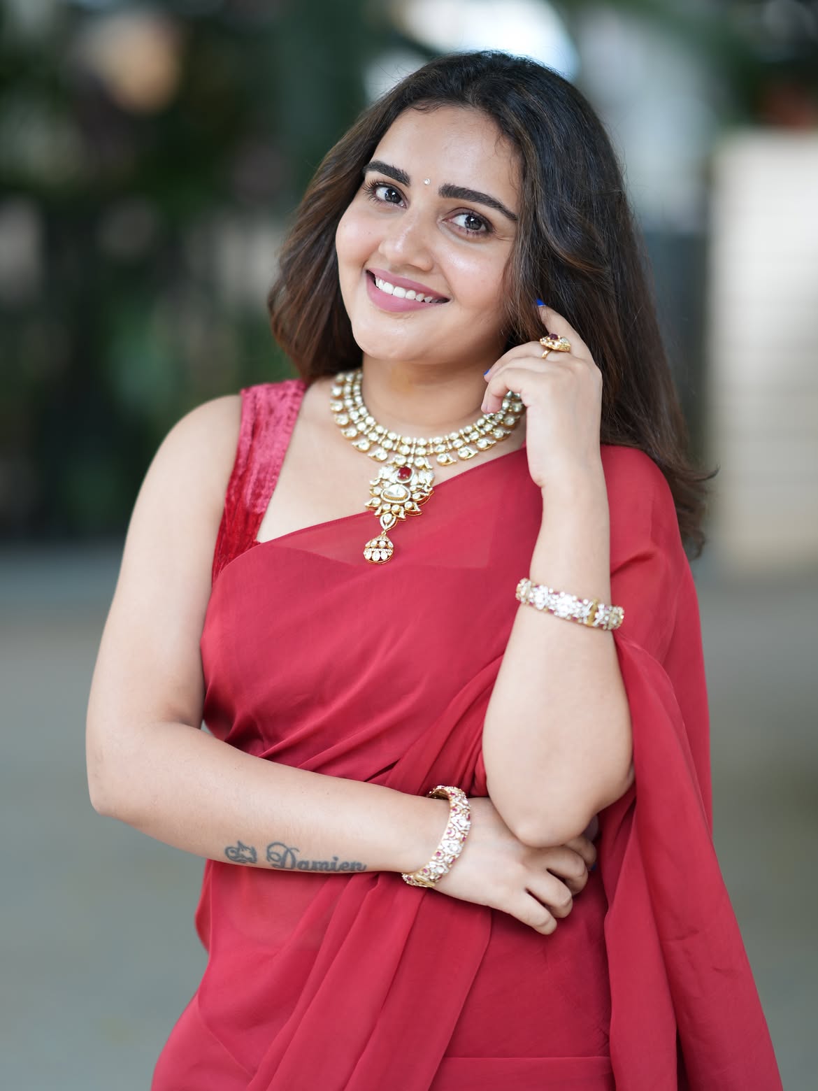Soniya Singh Cute Photos in Saree
