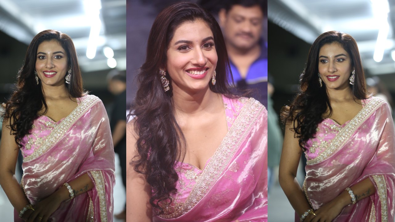 Vishnu Priya Bhimeneni : ‘ఊర్వశి’గా విష్ణుప్రియ.. చీరకట్టులో రంభ ఊర్వశి మేనక ప్రీ రిలీజ్ ఈవెంట్లో సందడి..