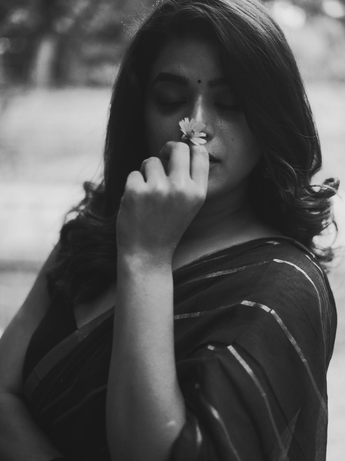 Yamini Bhaskar Super Looks in Saree