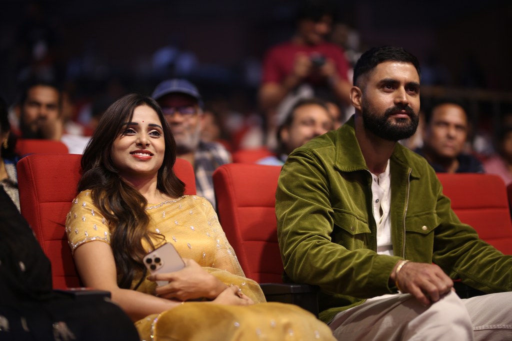Aadarsha Kutumbam Pre Release Event